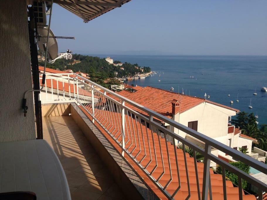 Nela Apartment Rabac Bagian luar foto